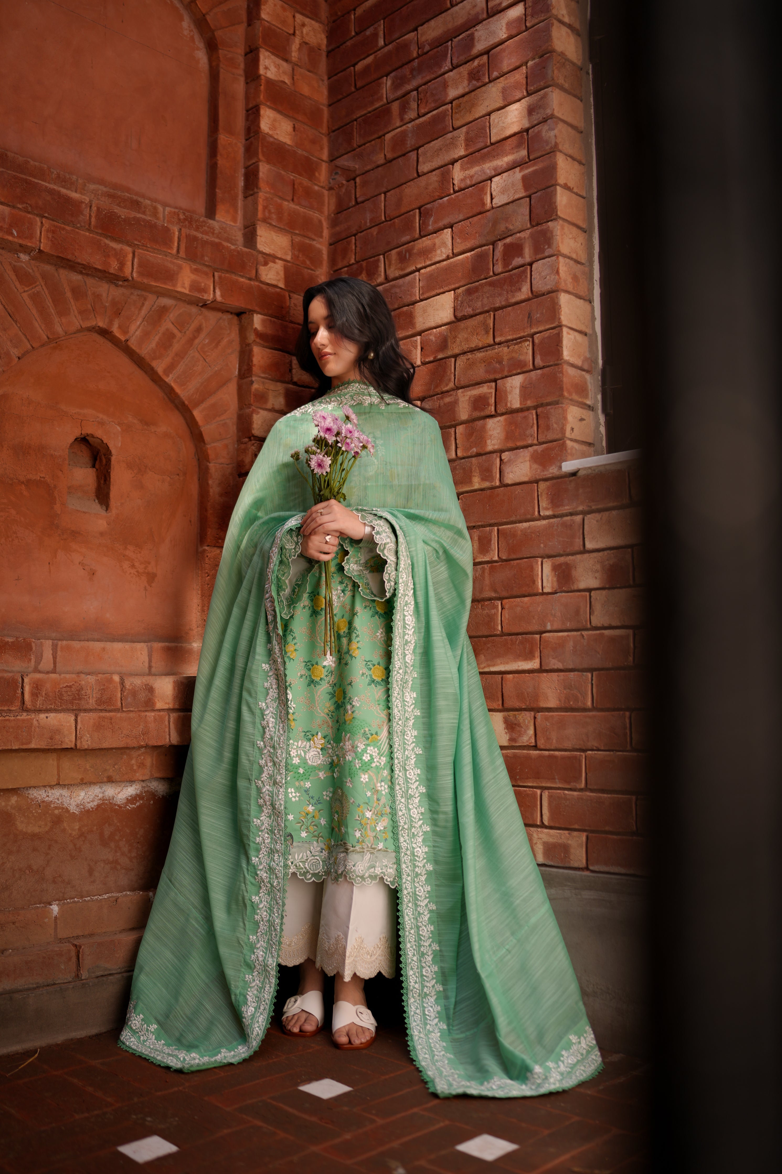 AYLA LUXURY PRINTED EMBROIDERED LAWN SET (NEL-26622) /READY TO SHIP
