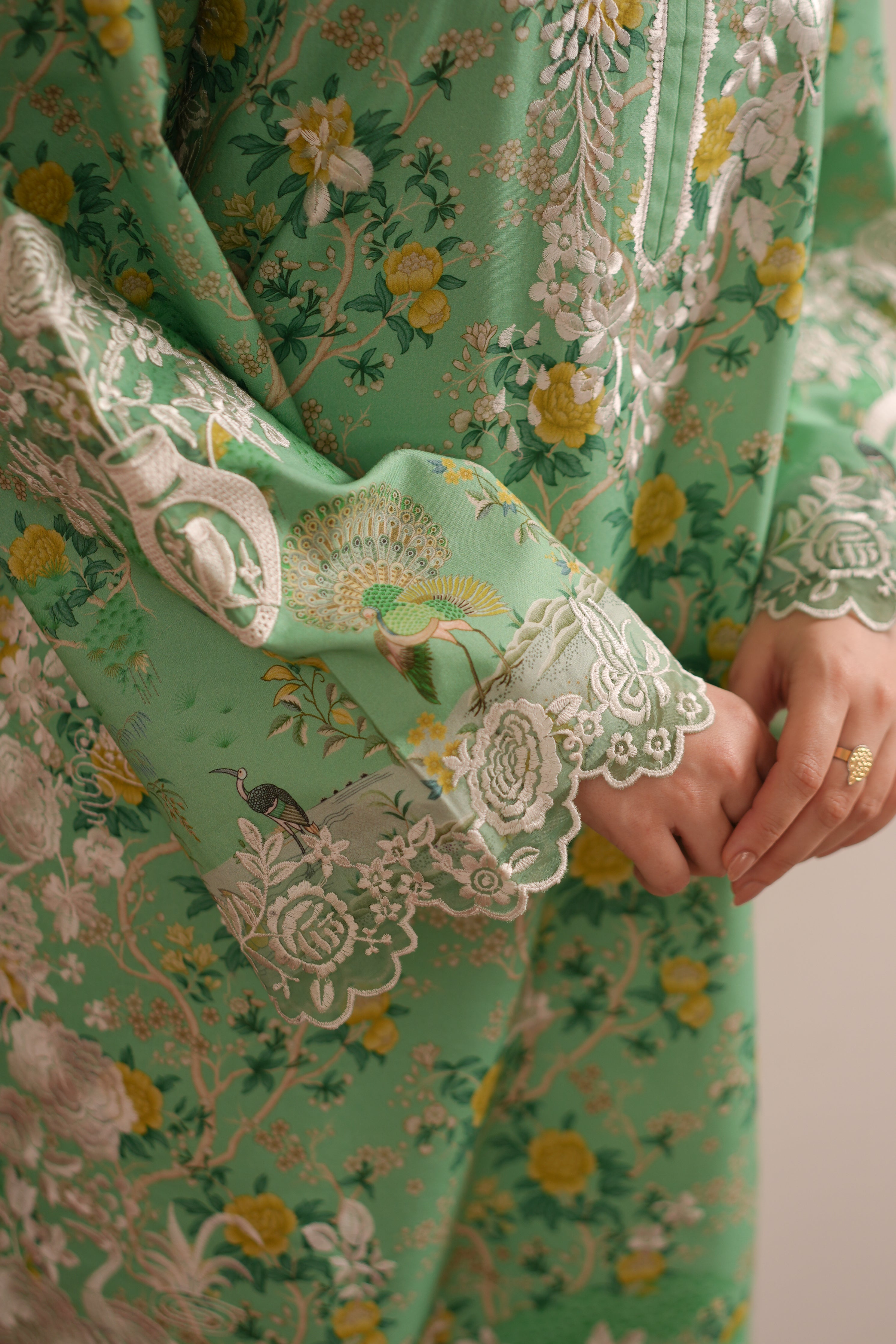AYLA LUXURY PRINTED EMBROIDERED LAWN SET (NEL-26622) /READY TO SHIP