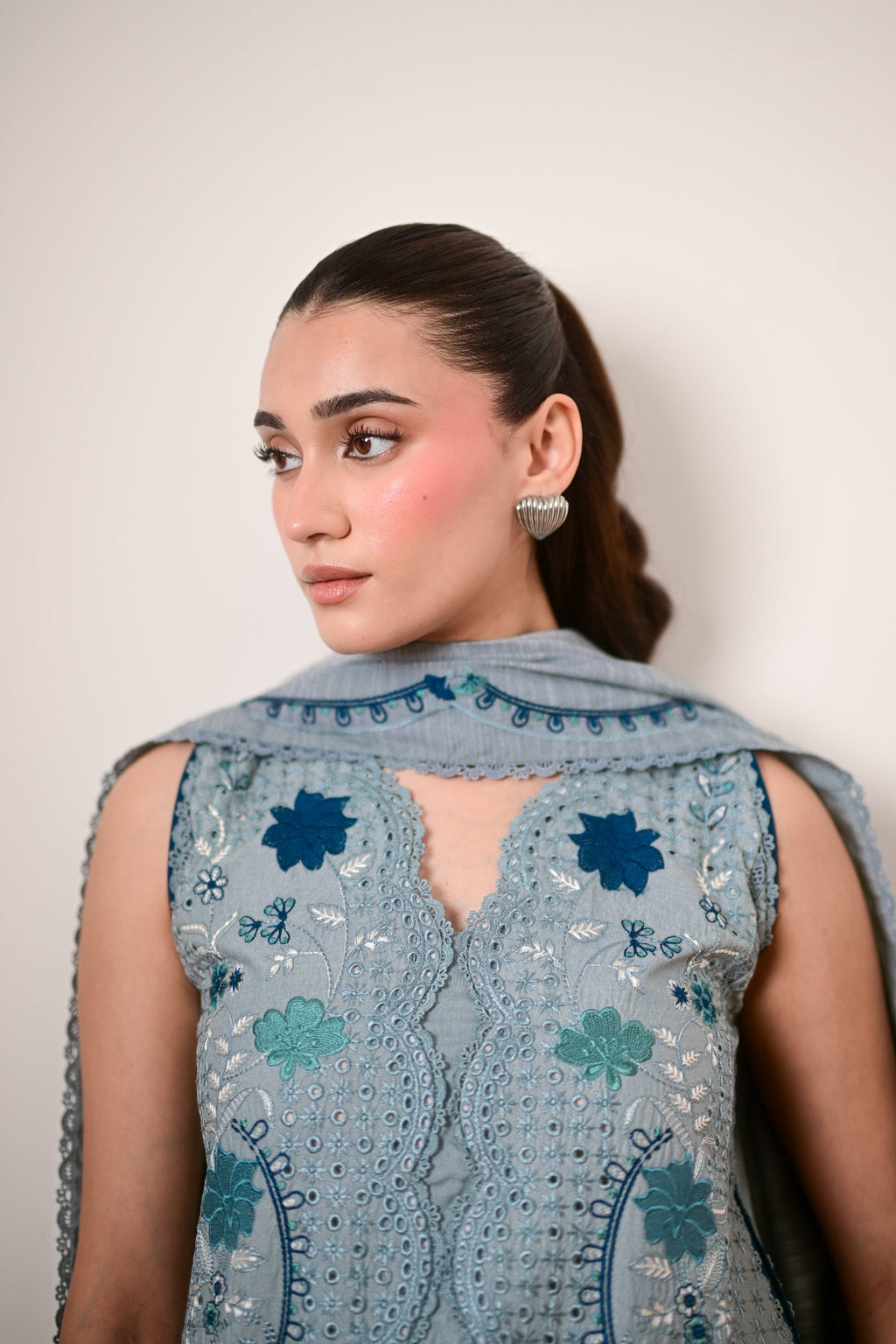 REEM LUXURY EMBROIDERED LAWN SET WITH ATTACHED SLEEVES (NEL-26615) READY TO SHIP