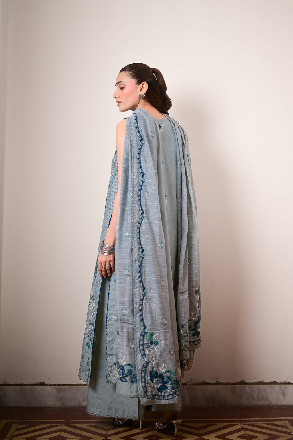 REEM LUXURY EMBROIDERED LAWN SET WITH ATTACHED SLEEVES (NEL-26615) READY TO SHIP