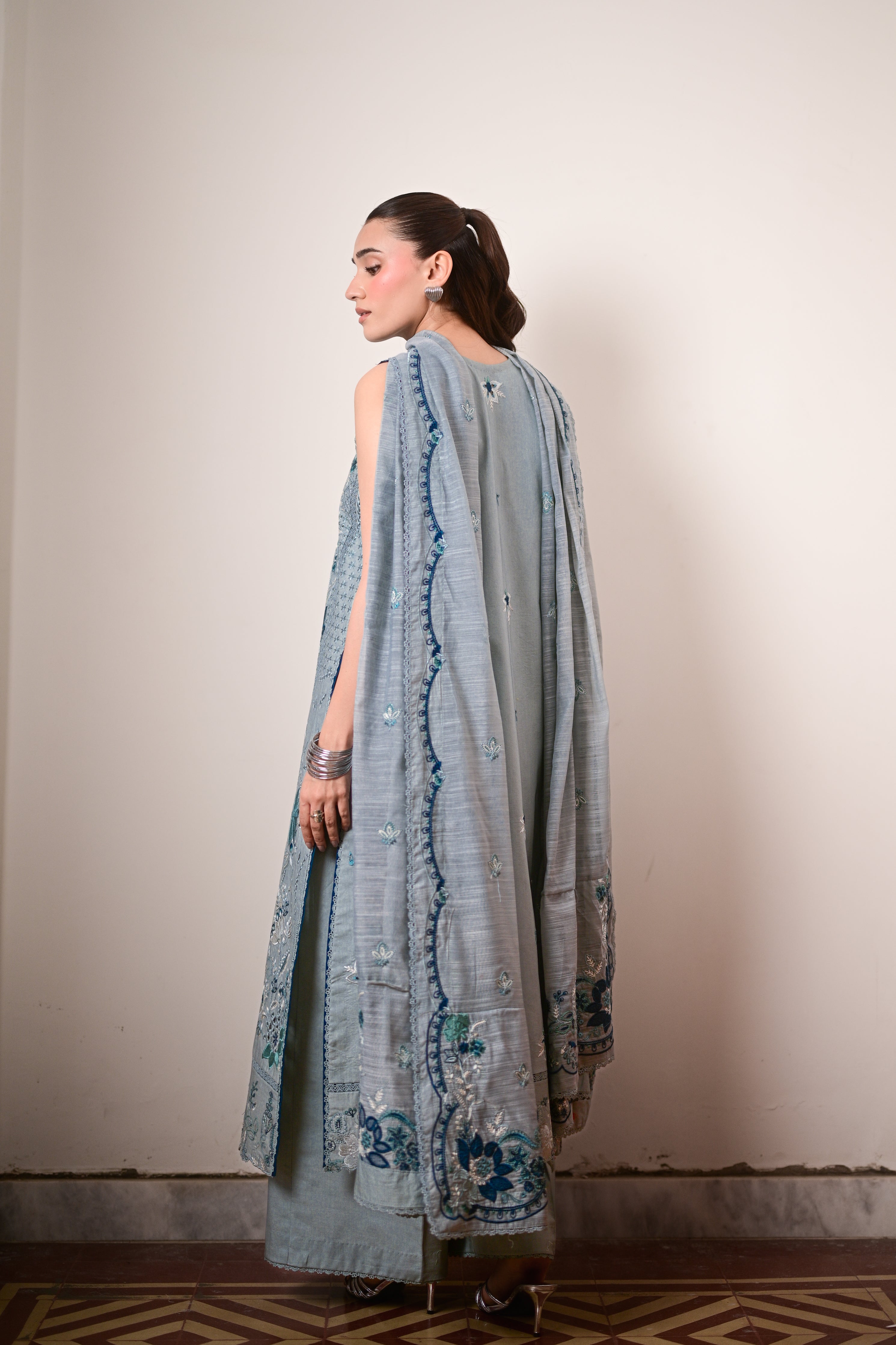 REEM LUXURY EMBROIDERED LAWN SET WITH ATTACHED SLEEVES (NEL-26615) READY TO SHIP