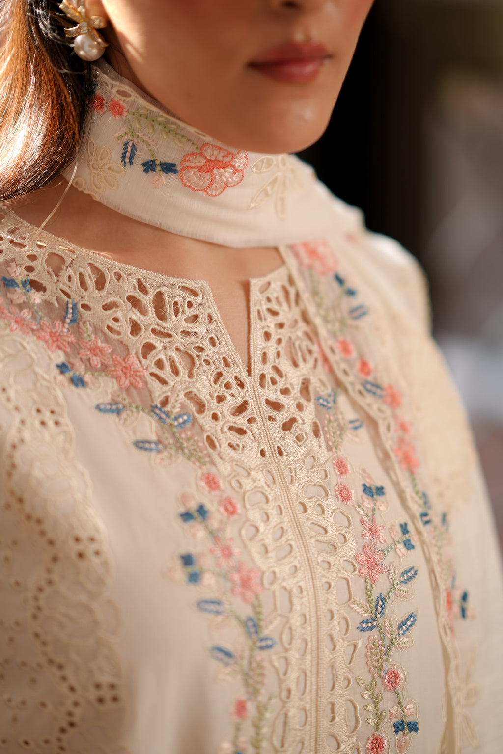 LUMA LUXURY EMBROIDERED LAWN SET WITH ATTACHED SLEEVES (NEL-26625) / READY TO SHIP