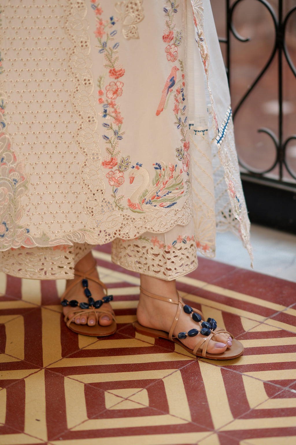 LUMA LUXURY EMBROIDERED LAWN SET WITH ATTACHED SLEEVES (NEL-26625) / READY TO SHIP