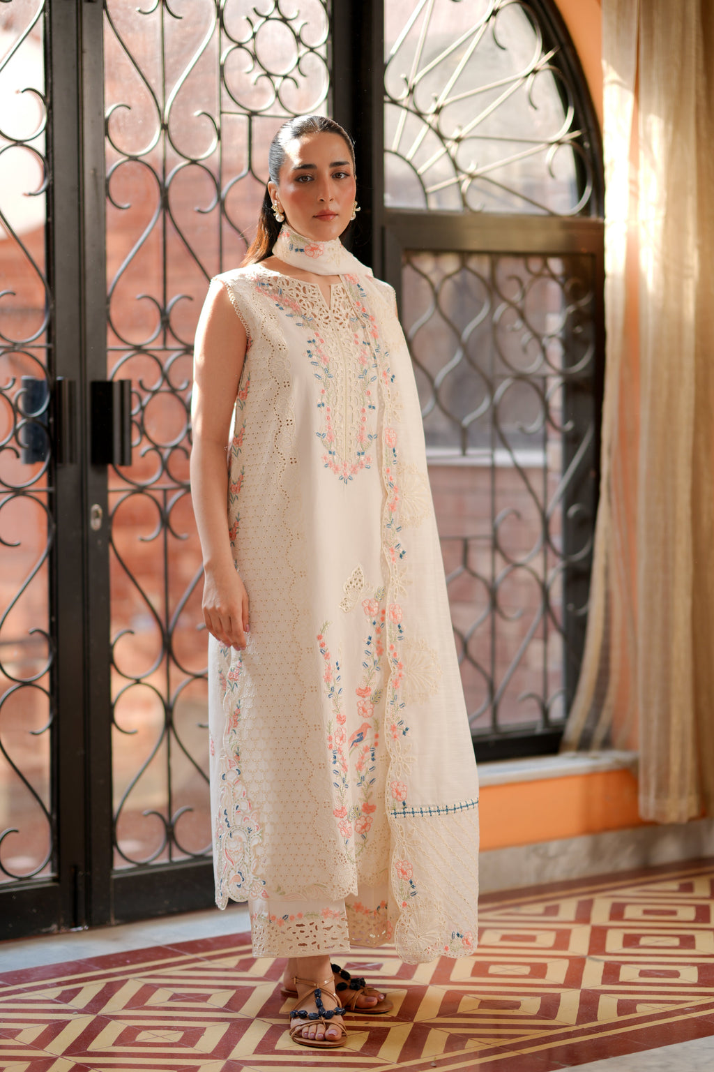 LUMA LUXURY EMBROIDERED LAWN SET WITH ATTACHED SLEEVES (NEL-26625) / READY TO SHIP
