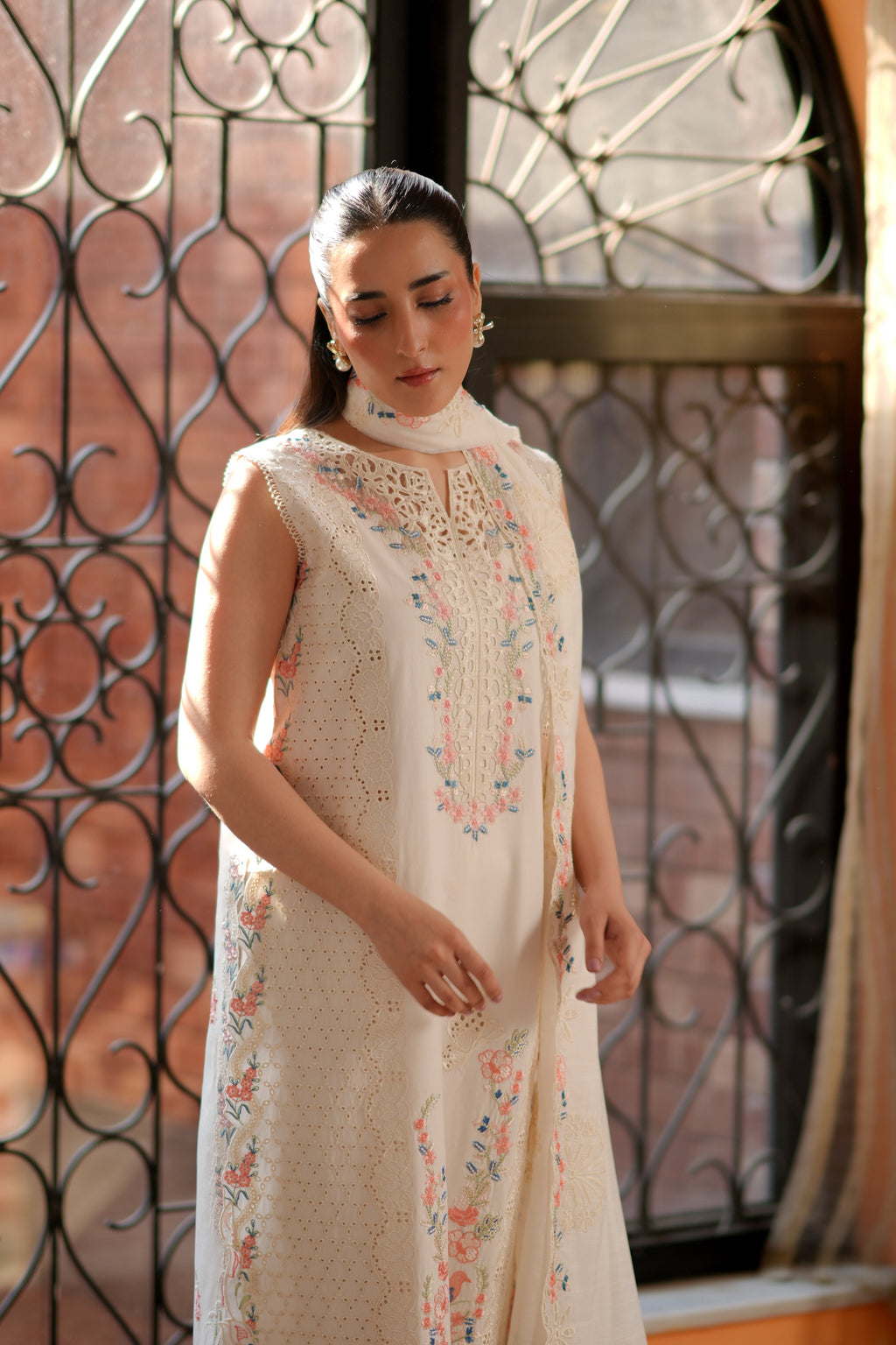 LUMA LUXURY EMBROIDERED LAWN SET WITH ATTACHED SLEEVES (NEL-26625) / READY TO SHIP