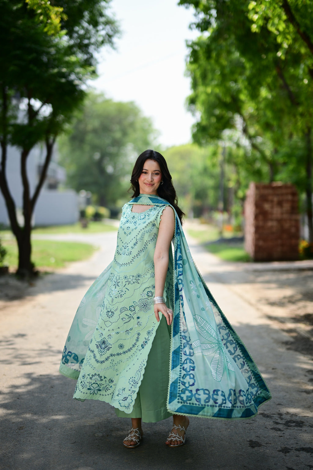 JADE LUXURY EMBROIDERED LAWN SET (NEL-26623) READY TO SHIP