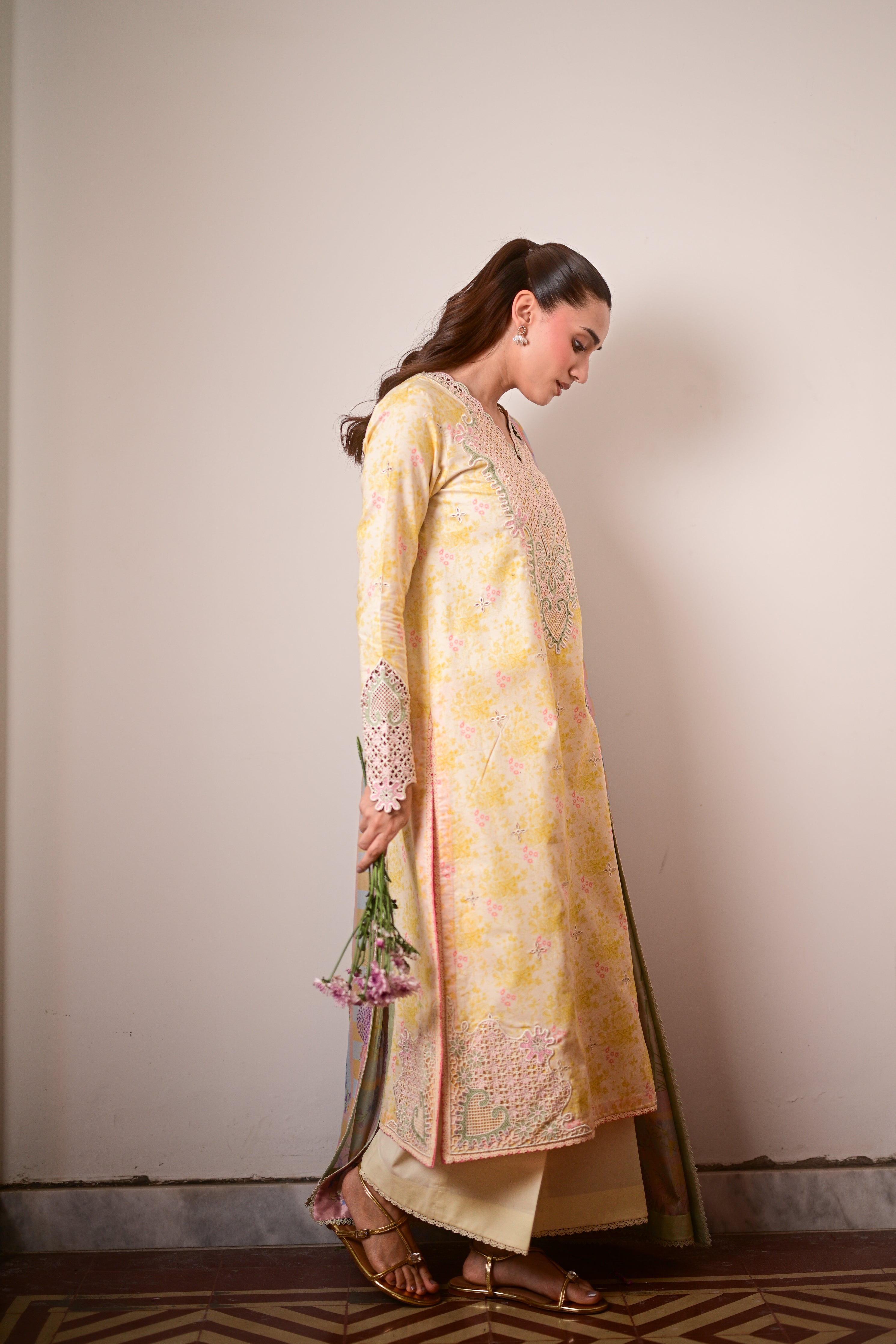 BUTTERCUP GARDEN LUXURY PRINTED EMBROIDERED LAWN SET (NEL-26620) / READY TO SHIP