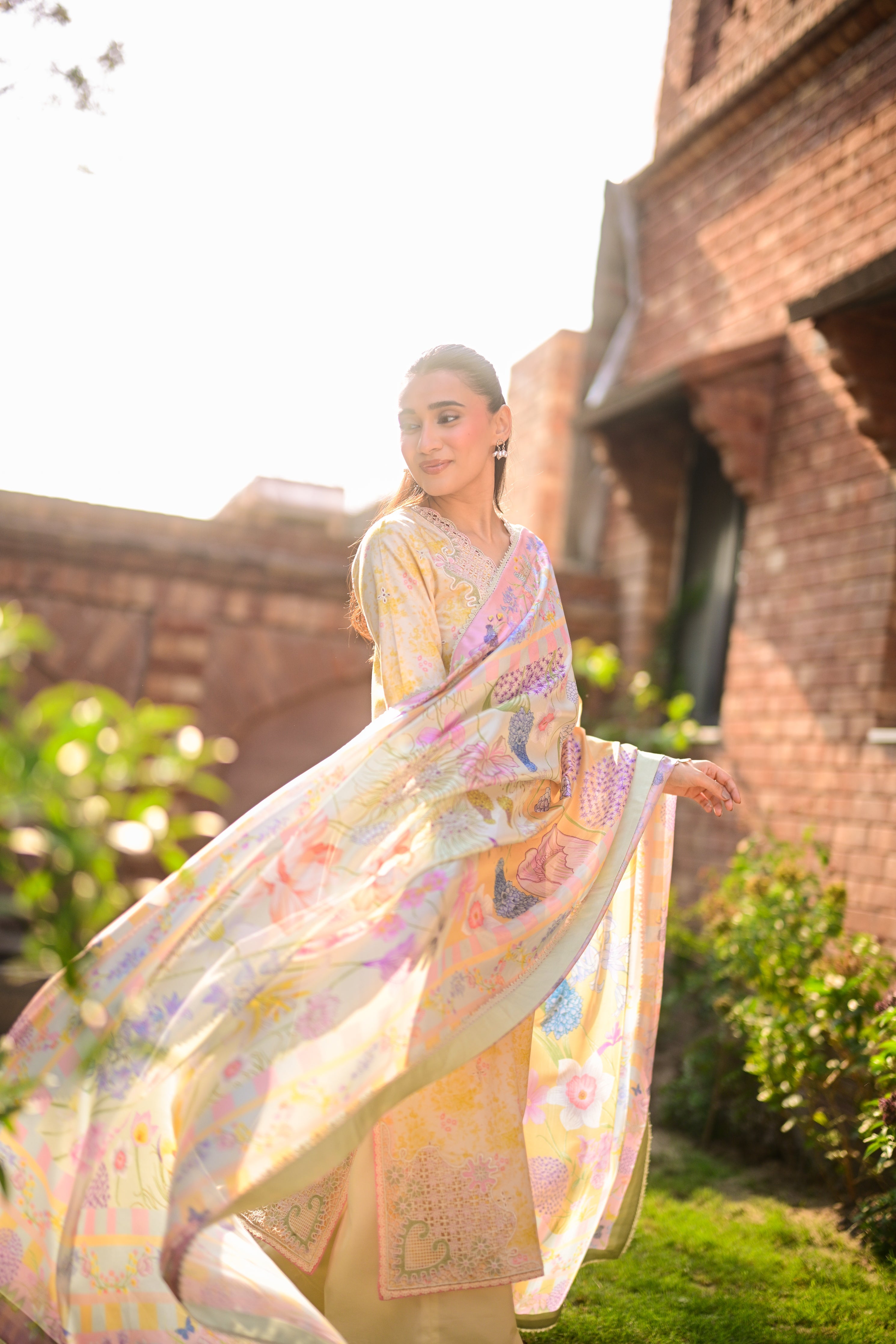 BUTTERCUP GARDEN LUXURY PRINTED EMBROIDERED LAWN SET (NEL-26620) / READY TO SHIP