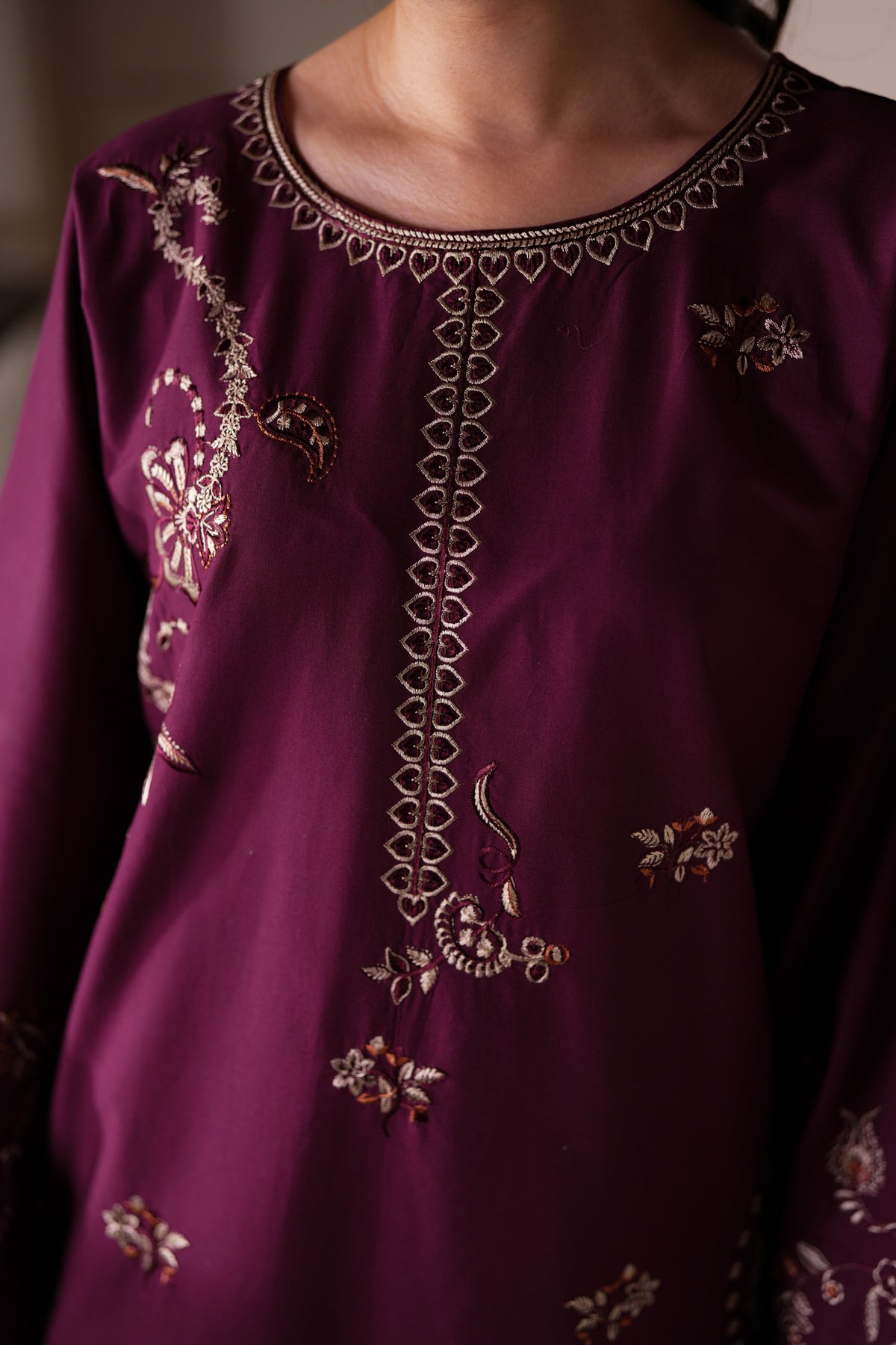 PLUM CO-ORD LUXURY EMBROIDERED LAWN 2PCS (NPA2-26305) / READY TO SHIP