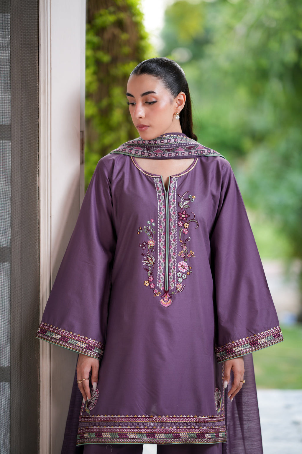LAVENDER LUXURY EMBROIDERED LAWN 3PCS SET (NPA3-26439) - READY TO WEAR STAYCATION 2026 / READY TO SHIP