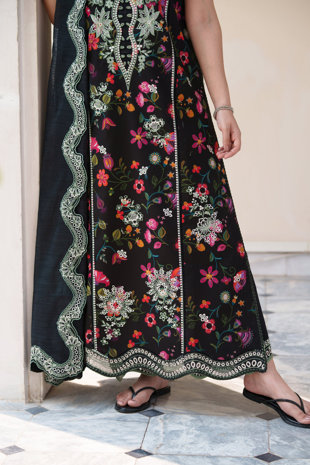 BLOOMING BLACK LUXURY EMBROIDERED PRINTED PREMIUM COTTON 3PCS SET (NEL-26629) / READY TO SHIP