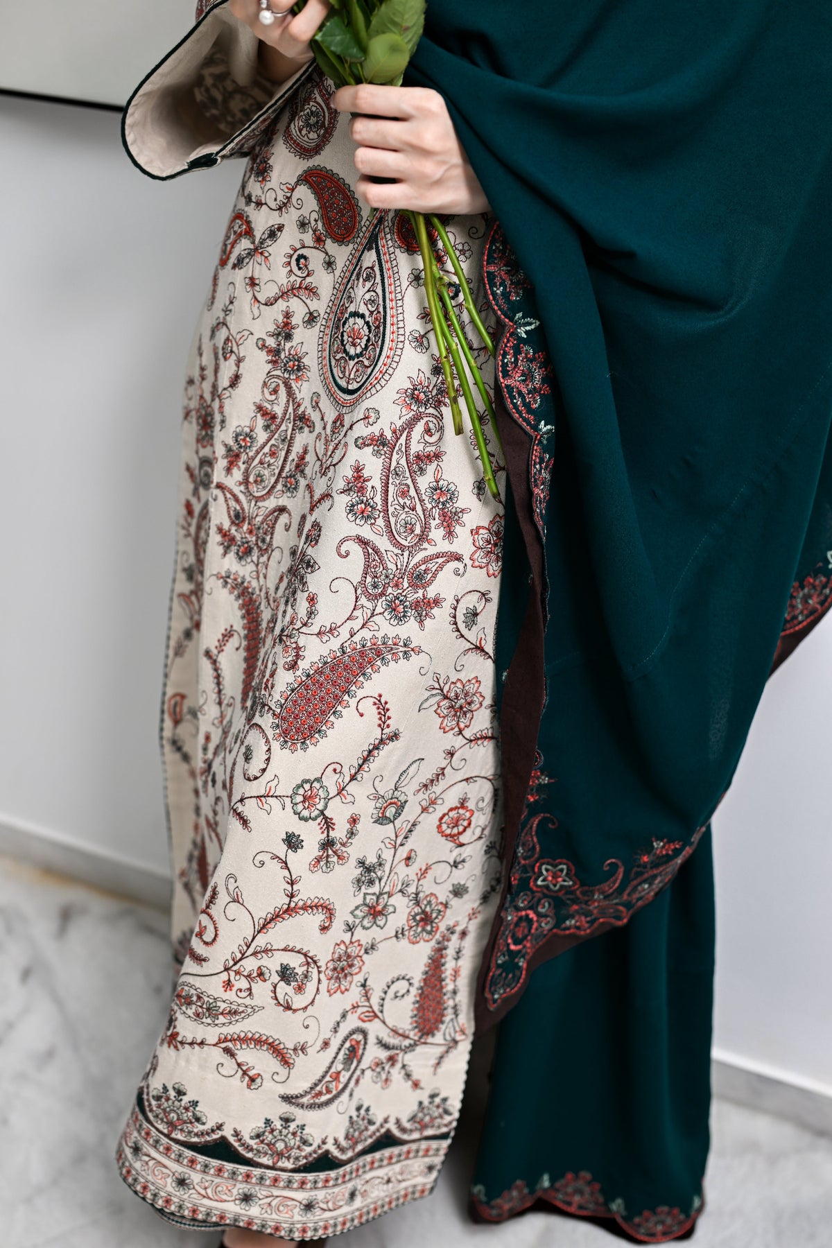 ELARA - IVORY LUXURY EMBROIDERED KARANDI 3PCS SET (NEL-26632) /  READY TO SHIP