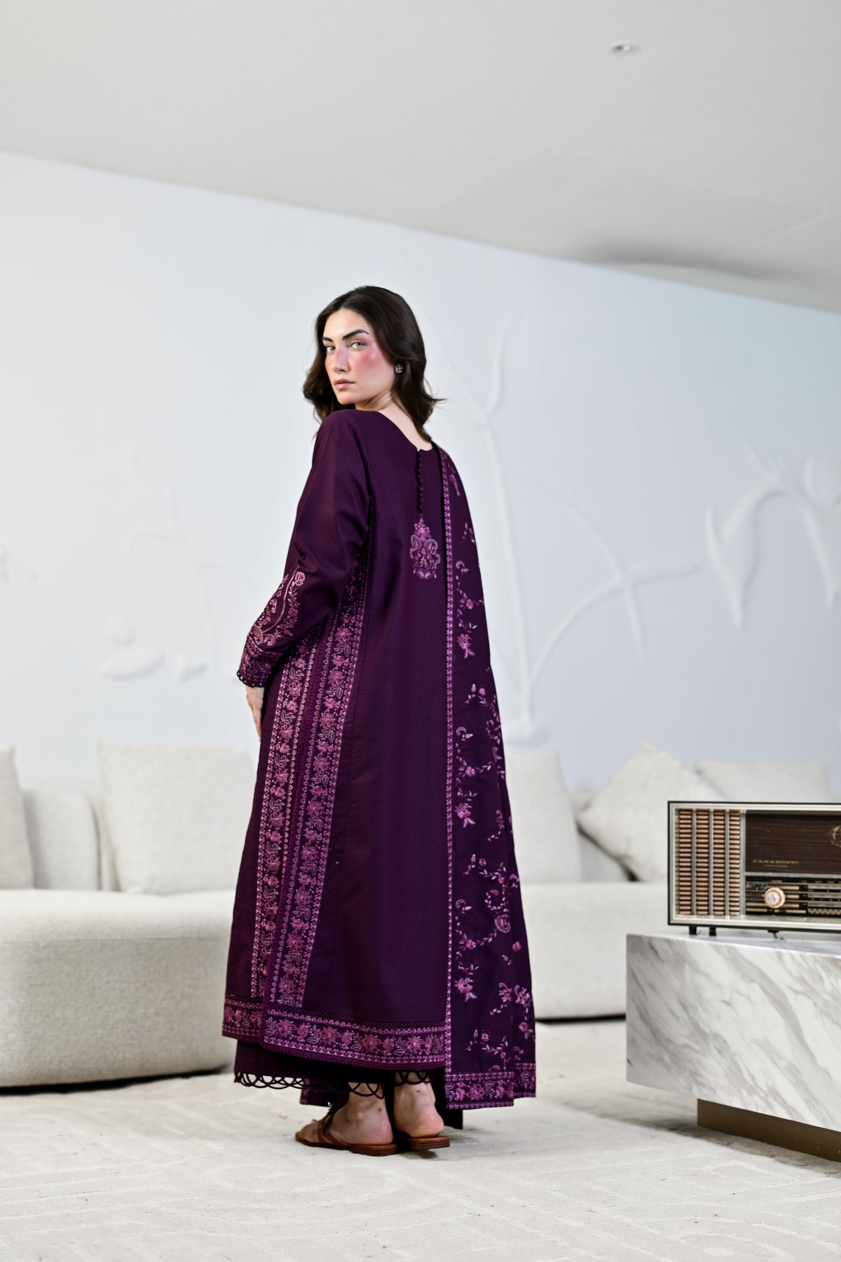 DALIA - DEEP PLUM LUXURY EMBROIDERED KARANDI 3PCS SET (NEL-26635)